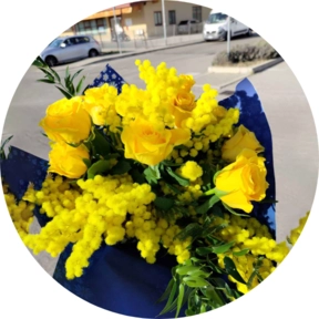 Bouquet mimosa e rose gialle